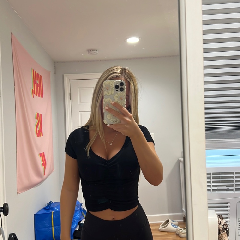 Garage black crop top